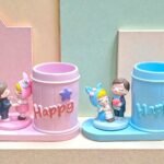 Happy
  Couple Pen Holder (Size: 13*9 CM) (1 Piece)