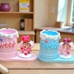 Sweet Love Couple Pen Holder
  (Size: 13*9 CM) (1 Piece)